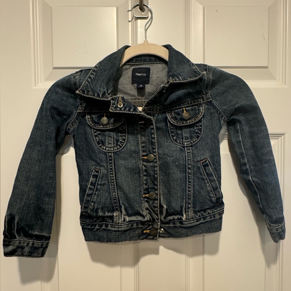 Gap kids vintage Jean jacket, 4-5 size xs.
